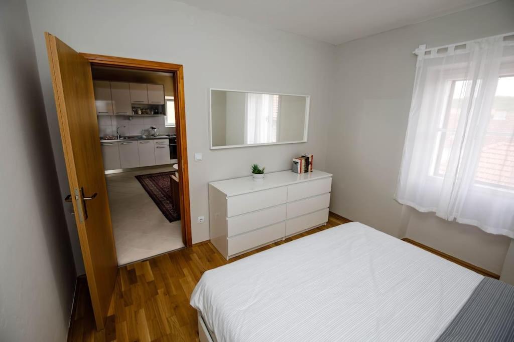 Apartment Old Town - Bambo Knin Εξωτερικό φωτογραφία