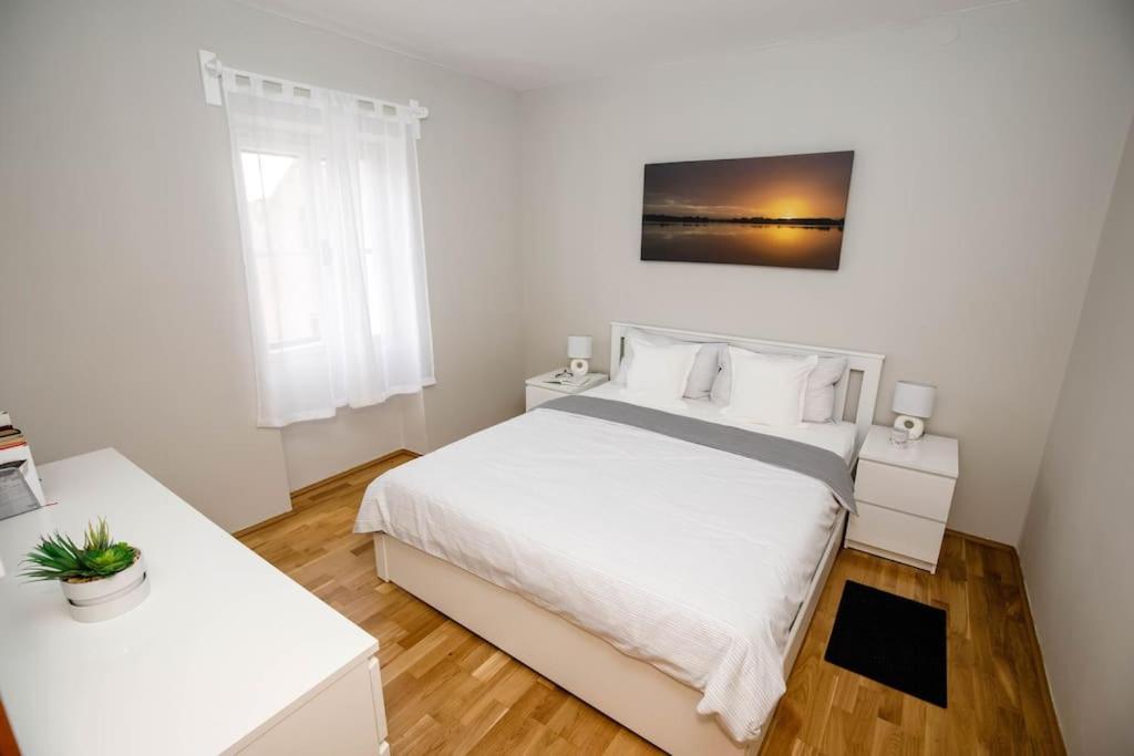Apartment Old Town - Bambo Knin Εξωτερικό φωτογραφία